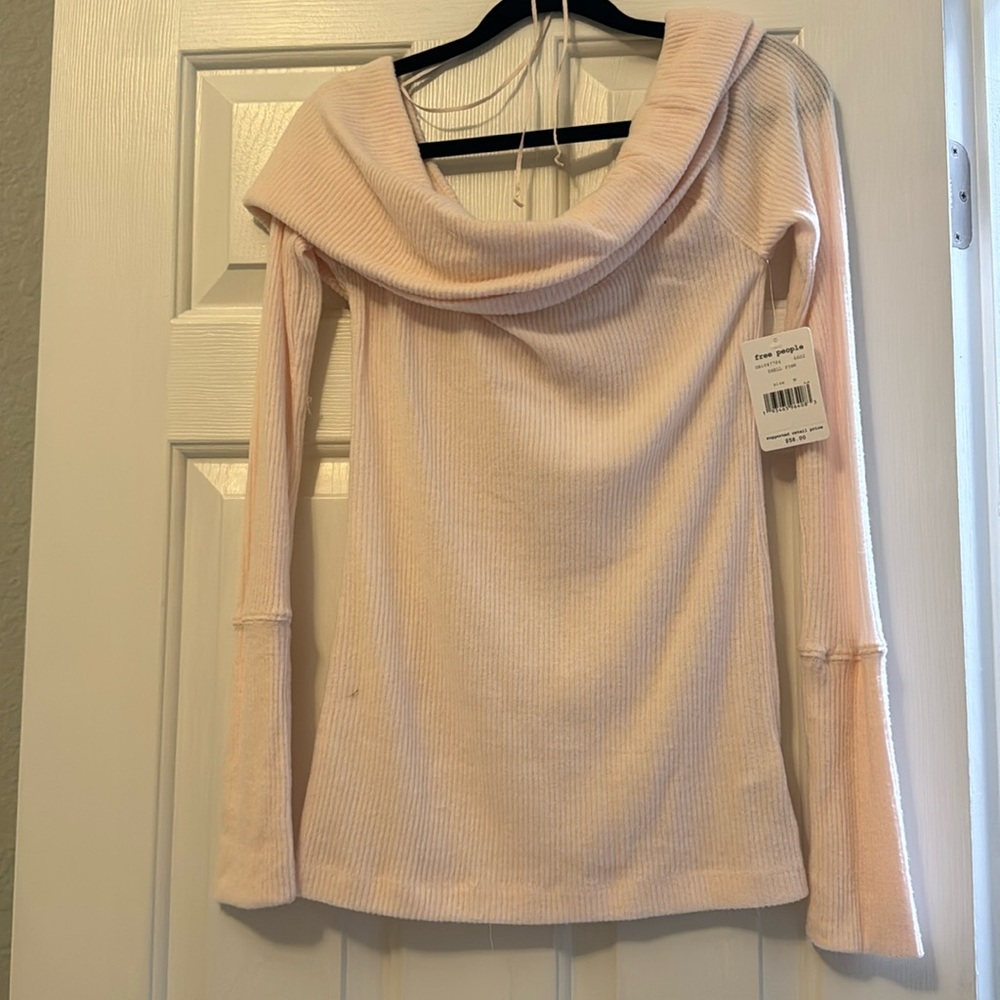 We The Free  FREE PEOPLE off the shoulder long sleeve light sweater  M